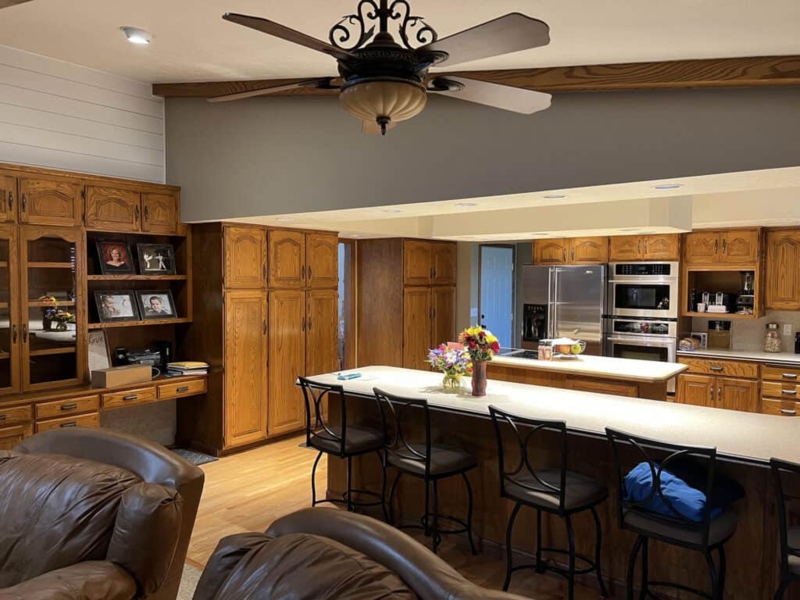 Kitchen Island Tiered Seating Honey Oak and Metal Stools