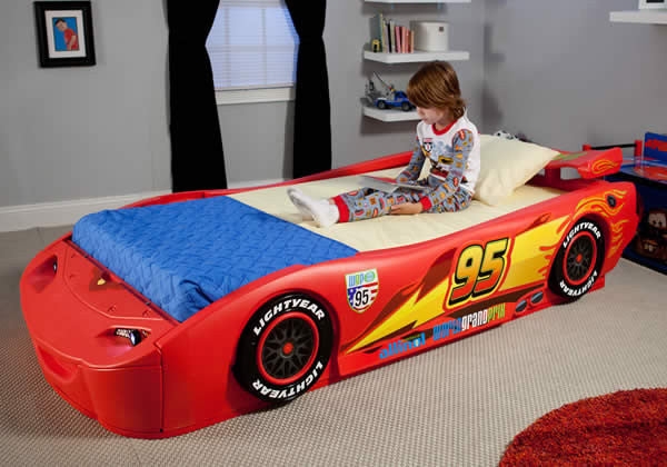 Lightning McQueen Car Bed with Integrated Spoiler and Decals