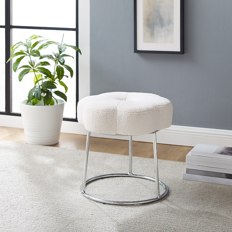 Linon 17.75-in H Shiny Silver/Powder Coated Round Makeup Vanity Stool  LOWES1464 at