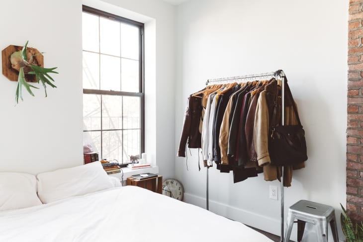 Minimalist Chrome Clothing Rack with Single Rail Design