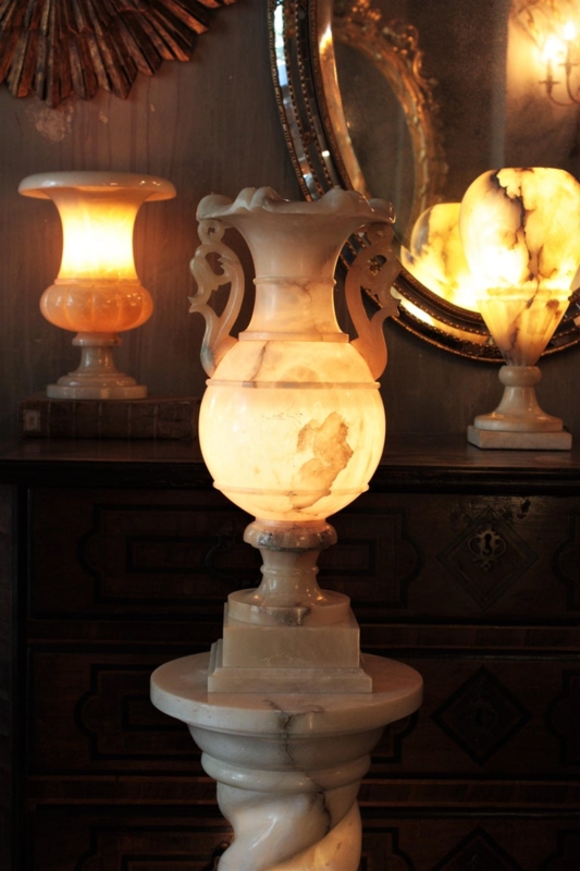 Neoclassical Alabaster Urn Lamp on Twisted Solomonic Pedestal Column