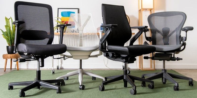 Office Chairs with Ergonomic Curves and Breathable Mesh Backrests