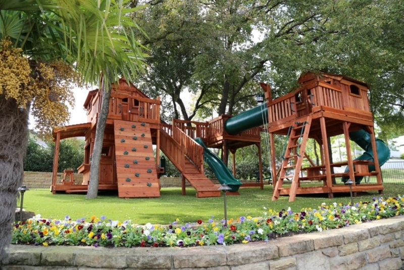 Outdoor Playset with Connecting Bridge and Multi Slide System