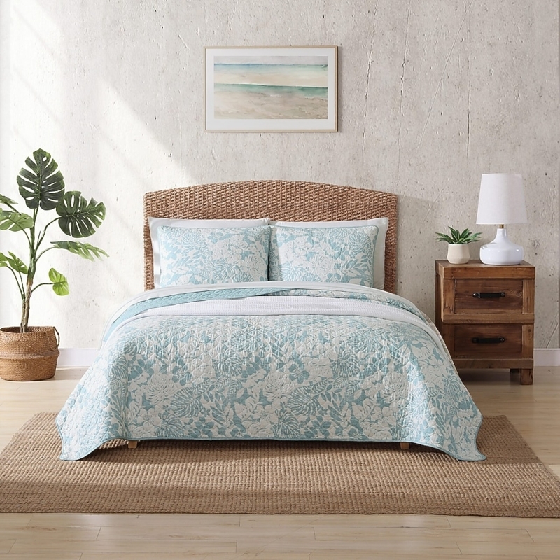 Quilt Set Tropical Floral Print, Woven Rattan Headboard, Tropical Floral
