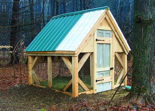 Rustic 8x8 Chicken Coop with Structural X-Bracing and Timber Frame