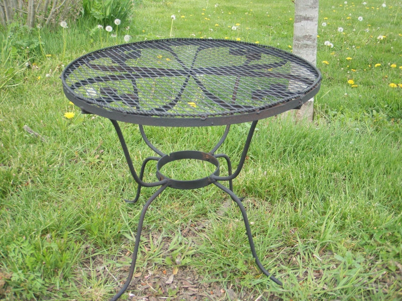 Side Table Mesh Top Wrought Iron Weathered Finish Rustic Garden