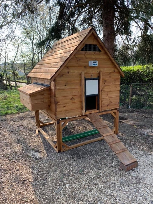 Solar Powered Poultry House with Automatic Door and Raised Stand