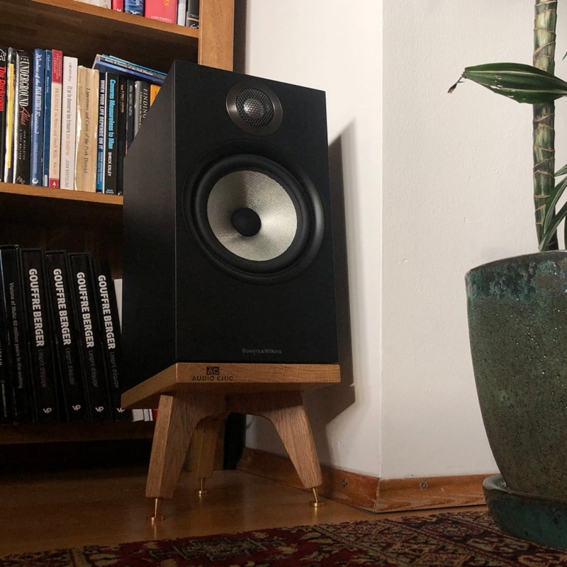 Speaker Stand Angled Top Tripod Base Natural Oak Tapered Legs