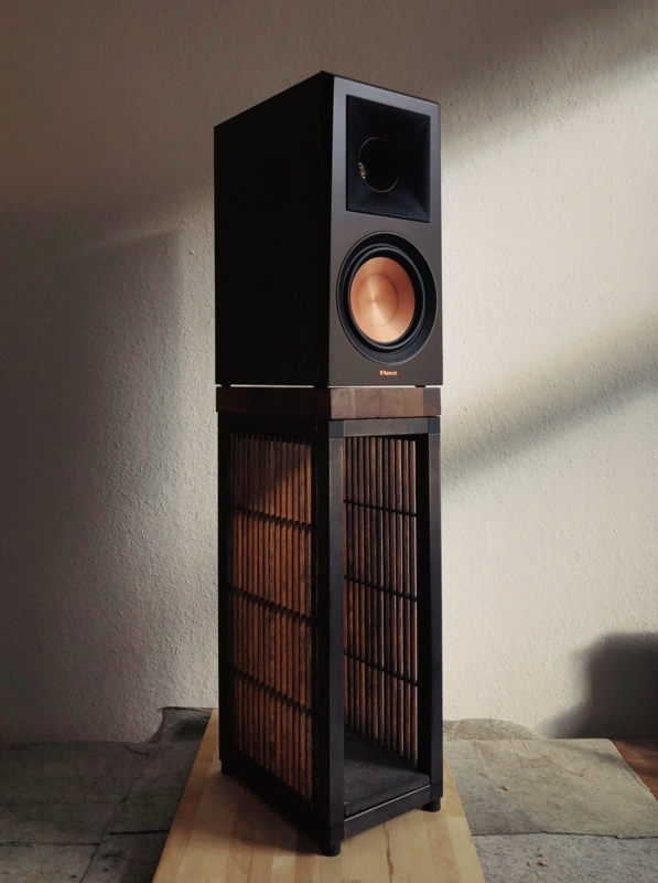 Speaker Stand Architecture - Holger Feroudj