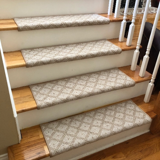 Stair Treads, Light Beige Wool Flatweave Diamond Lattice Bullnose