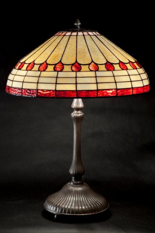 Table Lamp Stained Glass Teardrop Motif Ruby Red Border