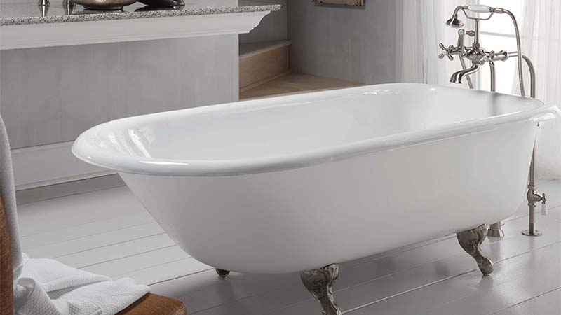 Traditional Clawfoot Bathtub: Ball and Claw Feet Design