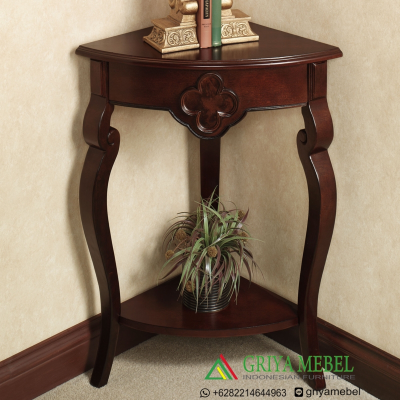 Traditional Corner Table with Carved Quatrefoil and Cabriole Legs