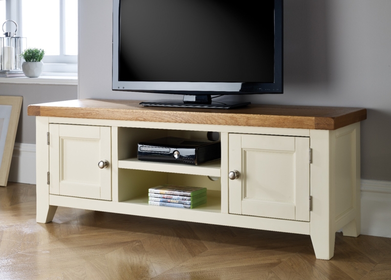 TV Unit: Double Door Shaker Style in Cream and Oak Two-Tone Finish