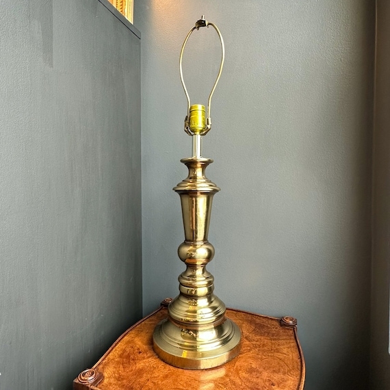 Vintage Brass Table Lamp with Tiered Pedestal and Baluster Stem
