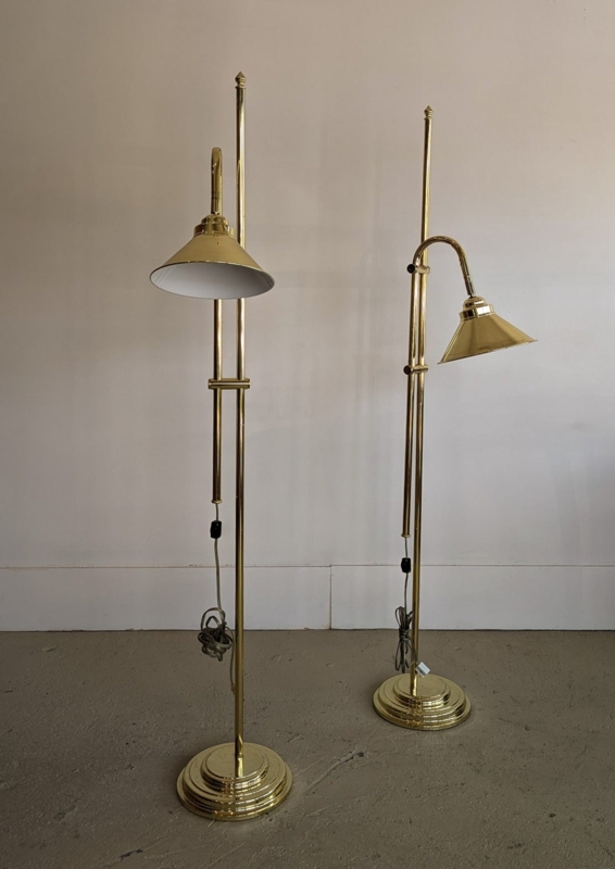 Vintage Style Floor Lamp: Polished Gold-Toned Conical Shade
