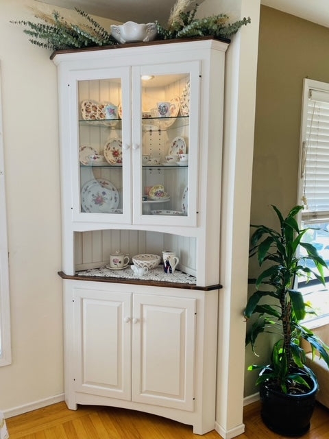 White Shaker Corner Hutch with Two-Tone Finish and Beadboard Back