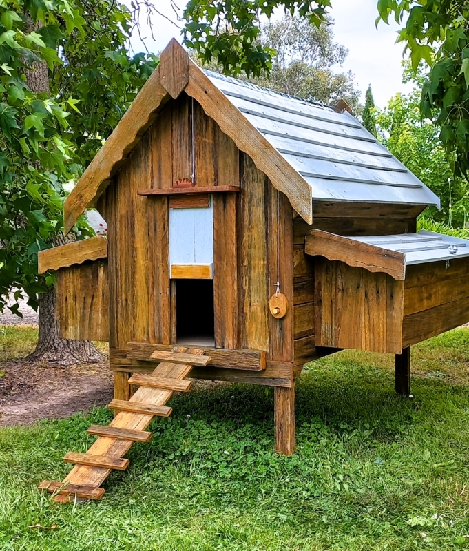 Wooden Chicken Coop with Scalloped Trim - Farmhouse Style