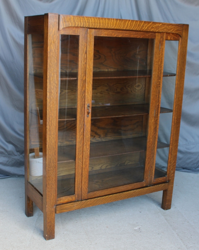 Antique Style Mission Curio Cabinet in Tiger Oak Grain