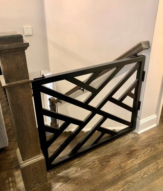 Architectural Safety Gate Geometric Pattern Diagonal Slats Barrier (75/75)