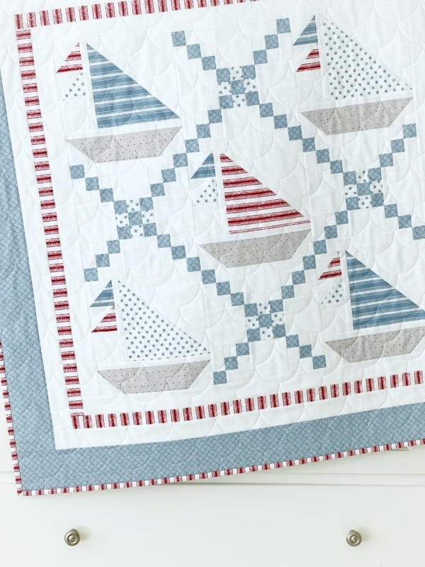 Baby Quilt Sailboat Motifs Scalloped Stitching Diagonal Chain Links