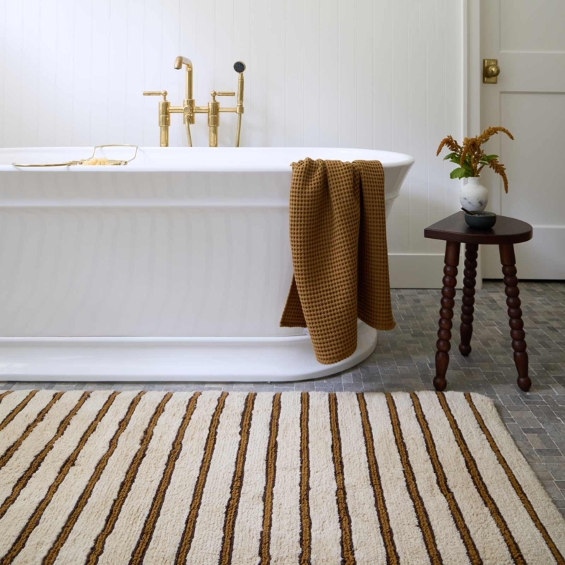 Bath Mat with Vertical Stripes in Ginger Brown and Cushioned Texture