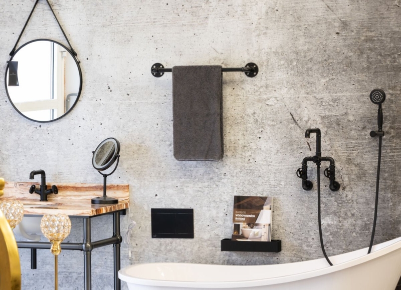 Bathtub Faucet: Matte Black Wall Mounted with Industrial Pipe Design
