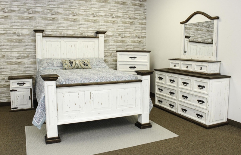 Bedroom Set featuring Jewelry Hutch and Chunky Square Posts