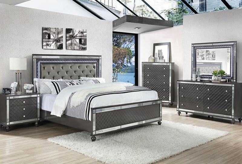 Bedroom Set: Mirrored Trim & Diamond Quilted Texture