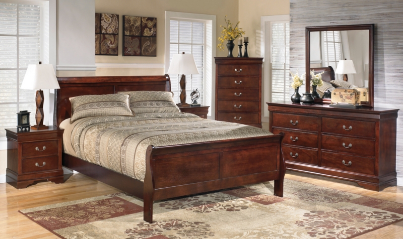 Bedroom Set Polished Mahogany Finish Bracket Feet Traditional Style