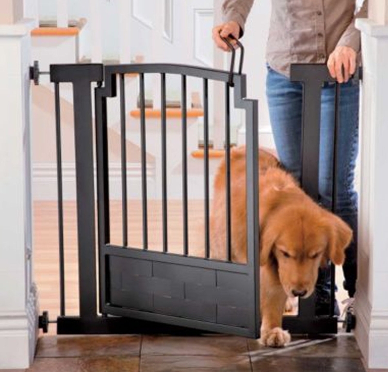Black Metal Dog Gate Arched Top Woven Bottom Decorative Barrier (73/75)