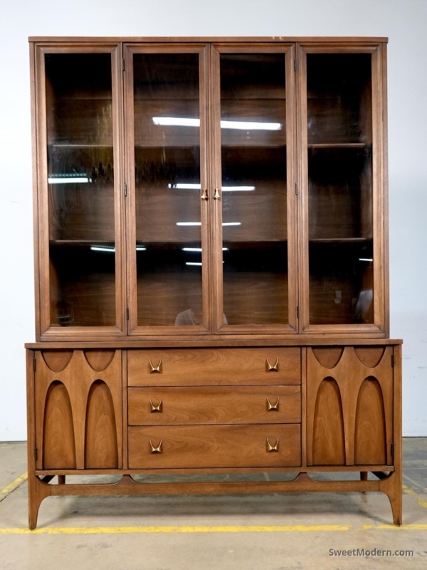 China Cabinet Broyhill Brasilia Walnut, Parabolic Arch Carvings