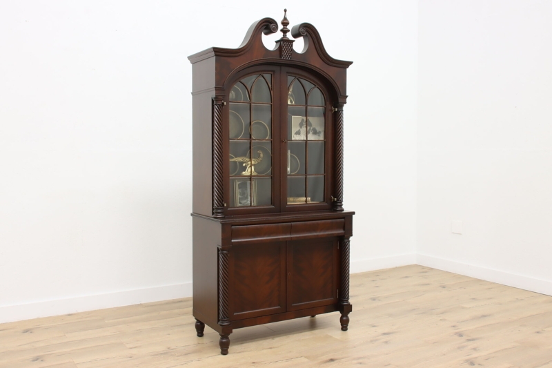China Display Cabinet with Broken Pediment and Barley Twist Columns