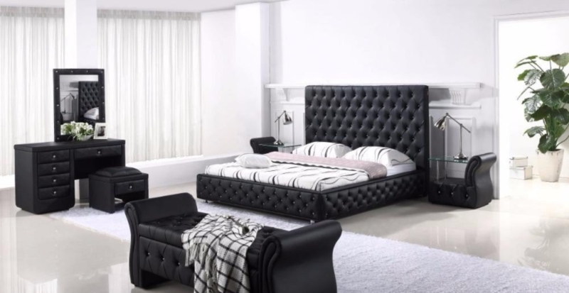 Contemporary Glam Black Bedroom Set featuring Bench with Rolled Arms