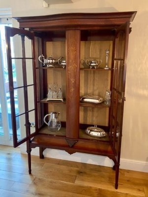 Edwardian Display Cabinet with Spade Feet and Decorative Central Inlay