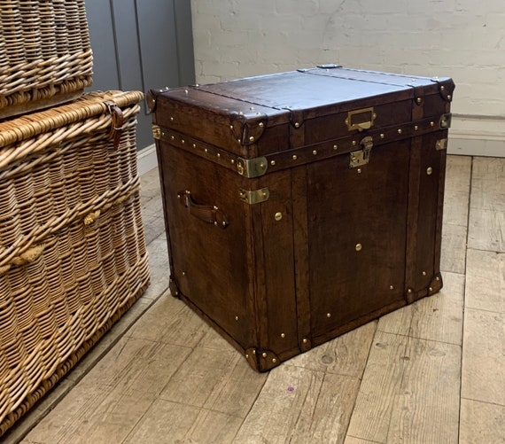 End Table Colonial Travel Trunk Style Brass Studs Leather Trim Mahogany