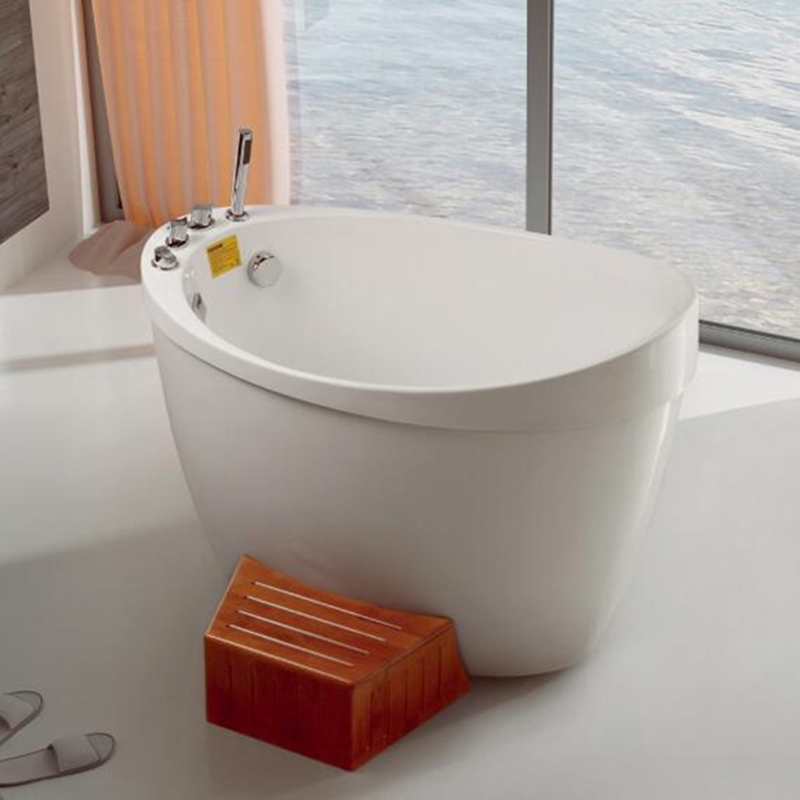 Freestanding Bathtub with Wooden Access Step & Asymmetrical Rim