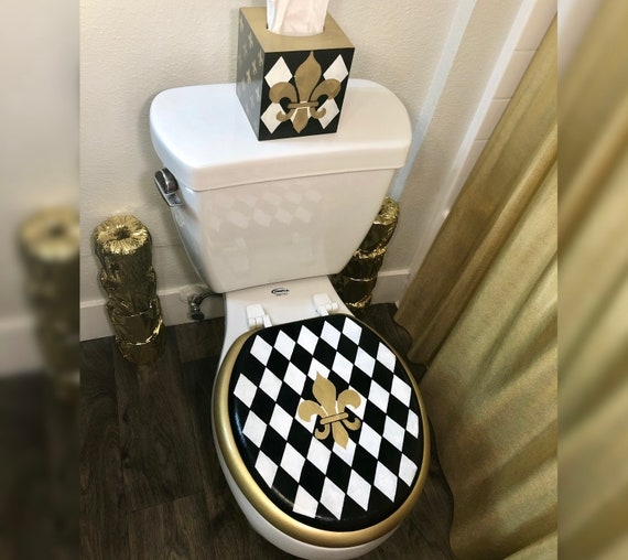 French Harlequin Toilet Seat Set: Hand Painted Fleur De Lis Motif.