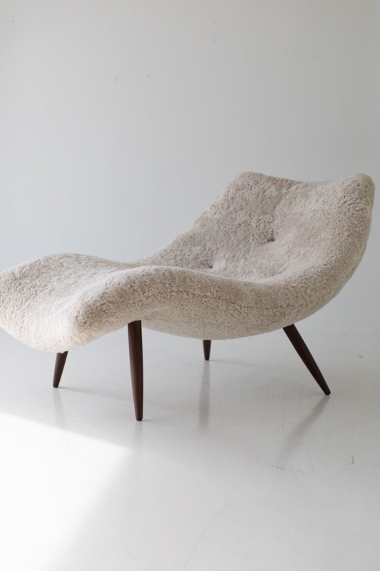 Fur-Like Chaise Lounge with Sculptural Silhouette
