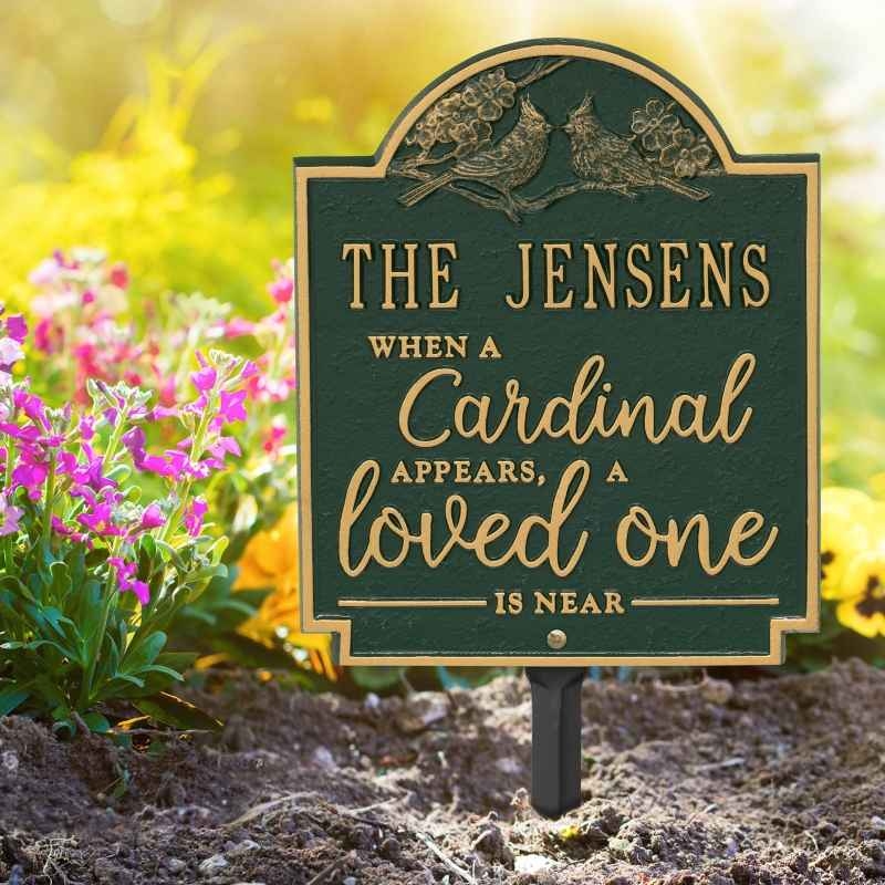 Garden Plaque Cardinal Motif in Forest Green with Raised Relief