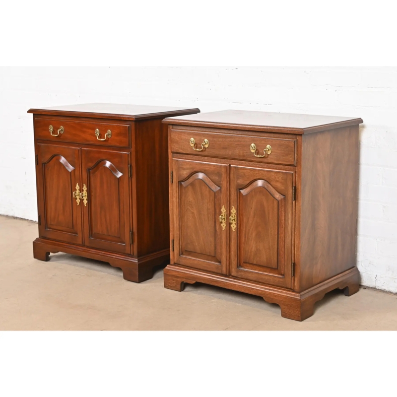 Georgian Nightstand with Arched Panel Doors and Batwing Pulls