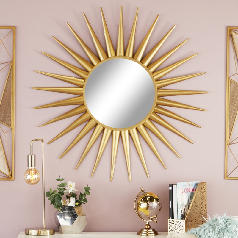 Glam Starburst Mirror Decor: Polished Gold with Tapered Spikes