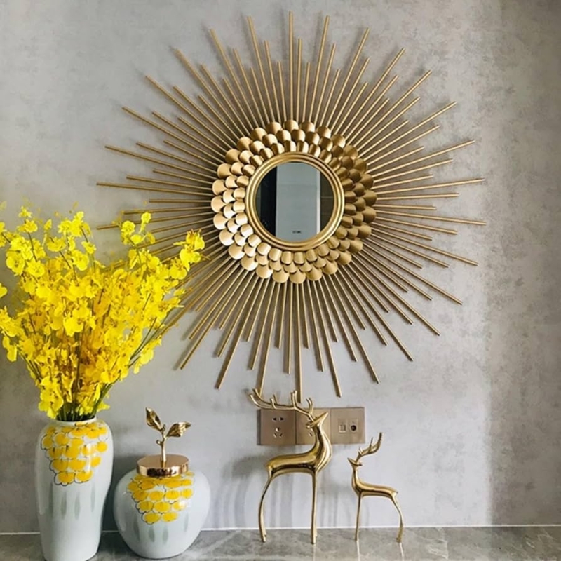Glam Sunburst Wall Mirror: Metallic Gold with Layered Petal Frame