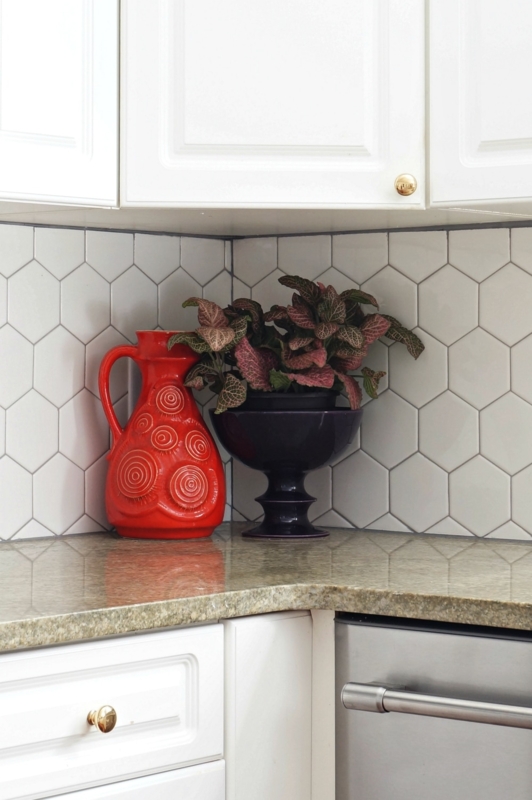 Kitchen Backsplash: Dark Grout Contrast on White Hexagon Tile