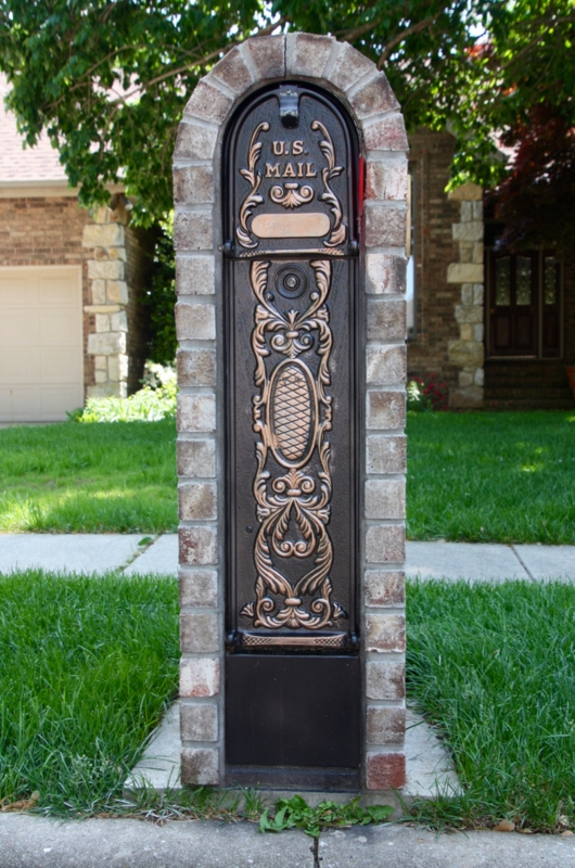 Locking Mailbox with Ornate Scrollwork Relief for Masonry Columns