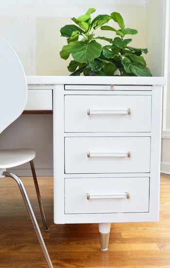 Office Desk White with Tapered Legs Acrylic Pulls