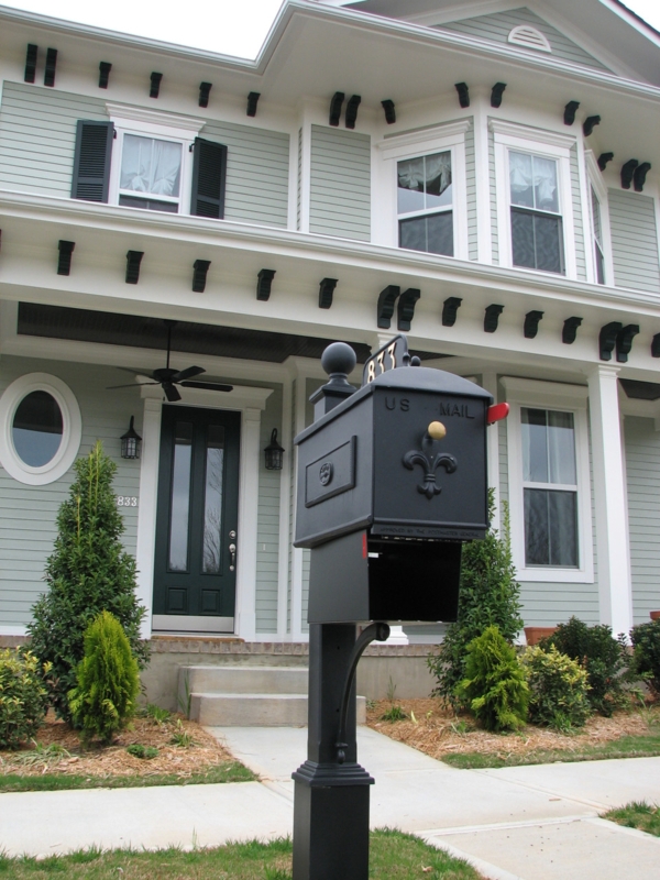 Pedestal Estate Mailbox in Matte Black with Fleur-de-Lis Motif