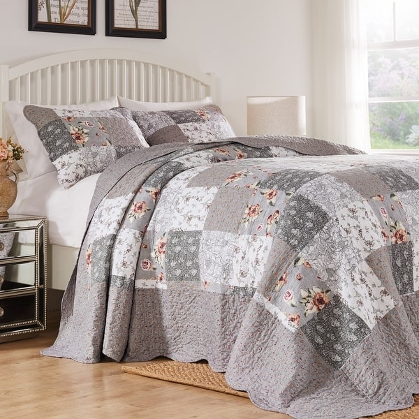 Quilt Set Charcoal Grey Dove Patchwork Scalloped Reversible