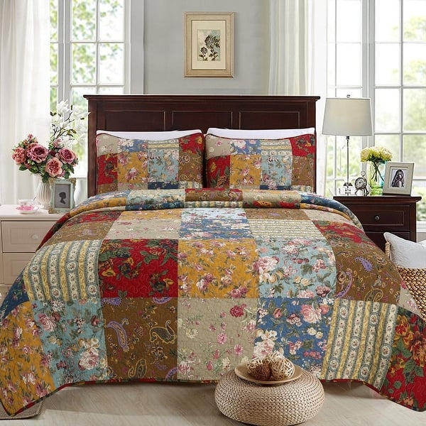 Quilt Set Deep Red Floral Paisley Patchwork Square Quilted
