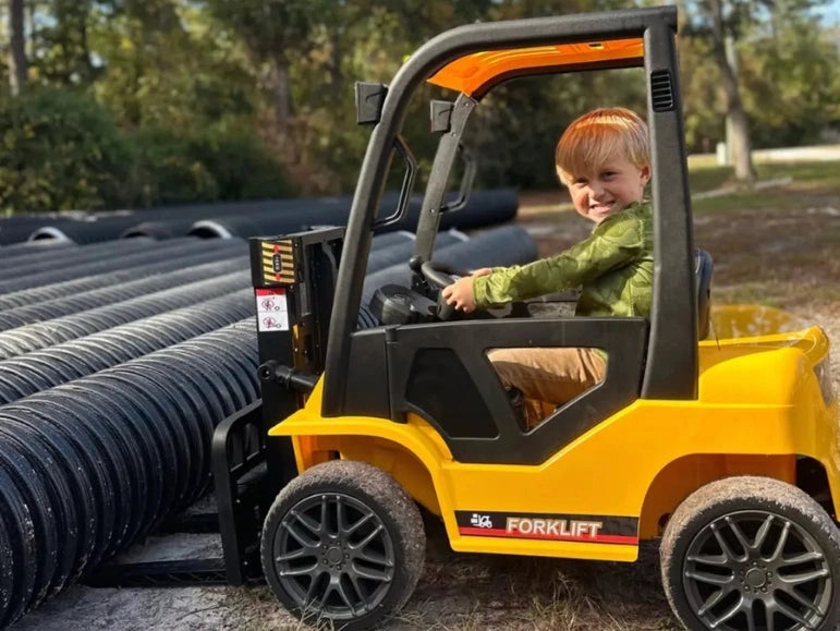 Ride-on Forklift with Realistic Lift Mast and Multi-Spoke Wheels